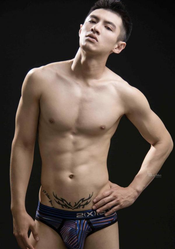 VIRILE-No.02-ebook--bts-video